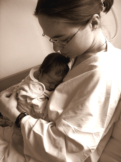 s maminkou v porodnici